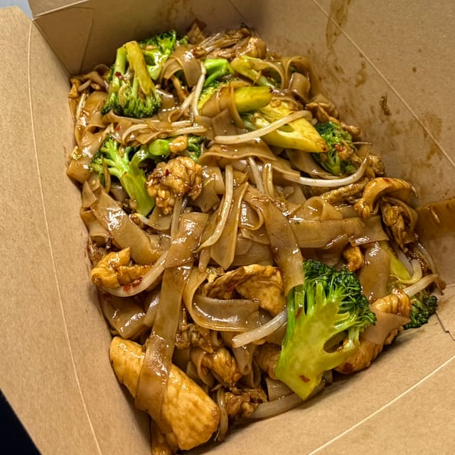 N2. Pad Seeyu Noodles.