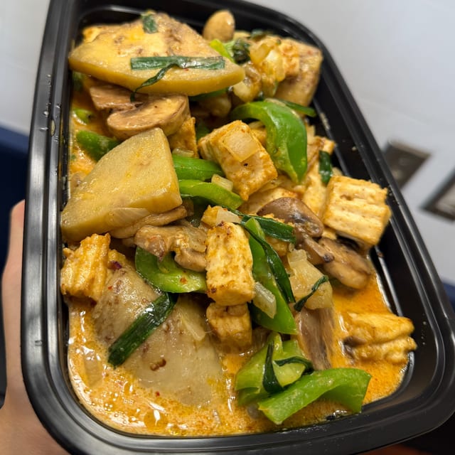 S7. Pad Ped Red Curry.